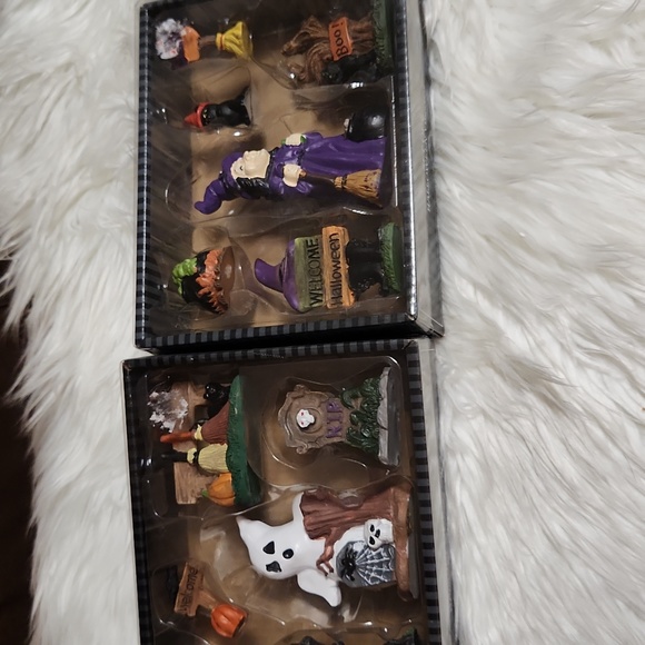 BNIB 2 sets of 6pk Halloween accessories for villages-12 accessories total - Picture 1 of 3